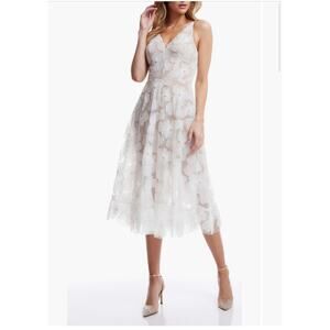 Dress The Population Blair Beaded Floral Midi Dress size medium (New)